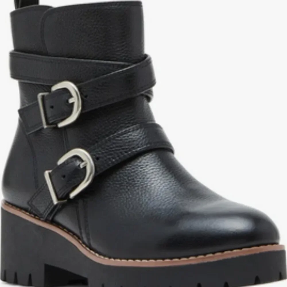 Blondo Dazie Waterproof Black Leather Buckle Strap Lug Sole Bootie. Sz: 9.5